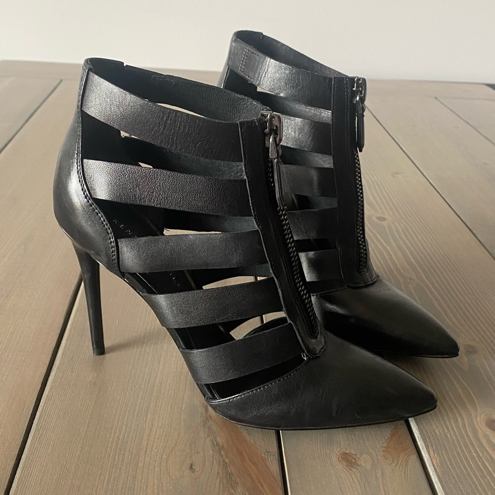 Never worn.  Size 7.5.  Kenneth Cole.